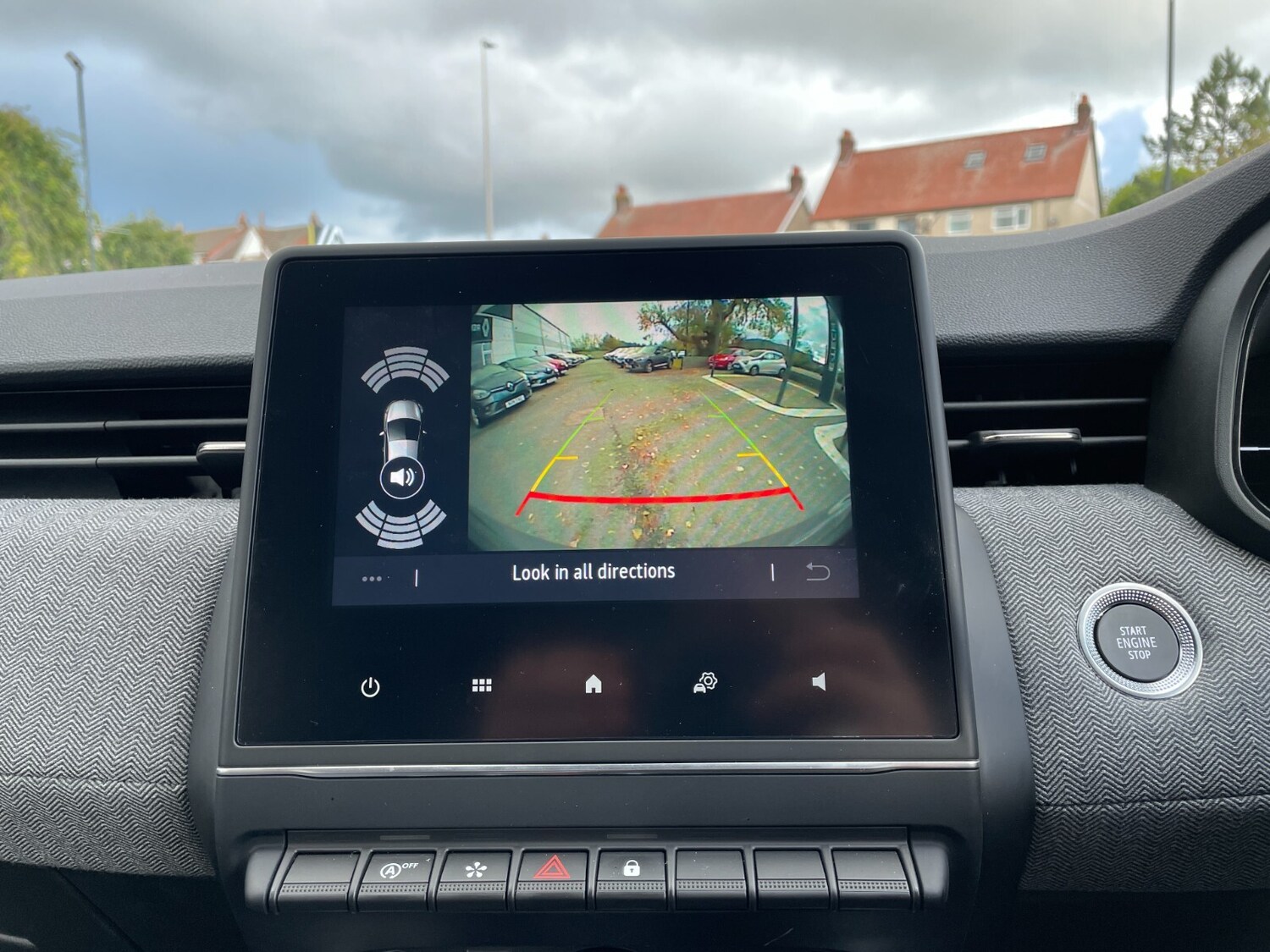 Used Renault Clio 2025 for sale - 76420394: Photo 34