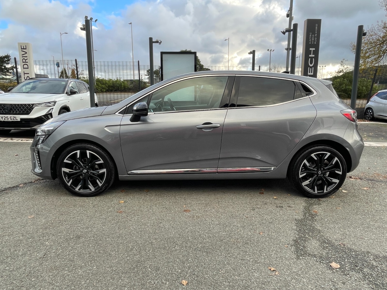 Used Renault Clio 2025 for sale - 76420394: Photo 4