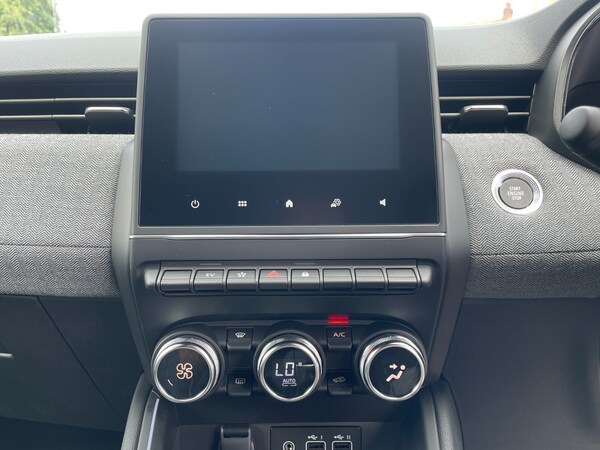 Used Renault Clio 2025 for sale - 76276177: Photo 28
