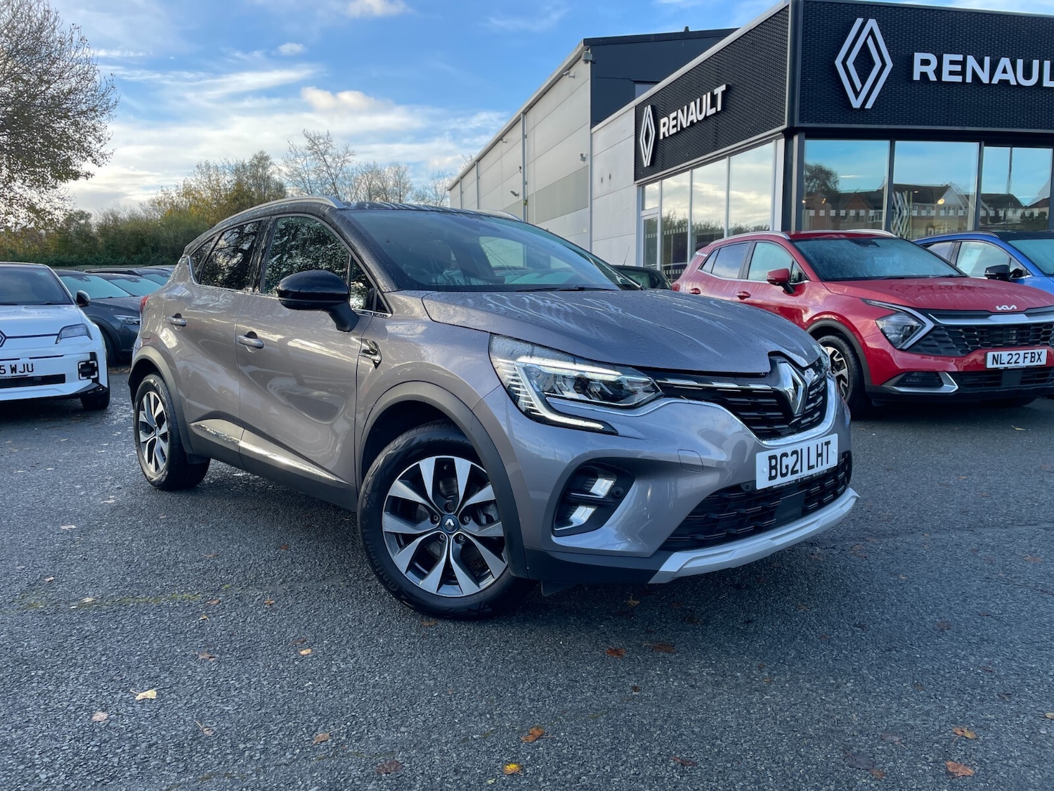 Used Renault Captur 2021 for sale - 76276869: Photo 1