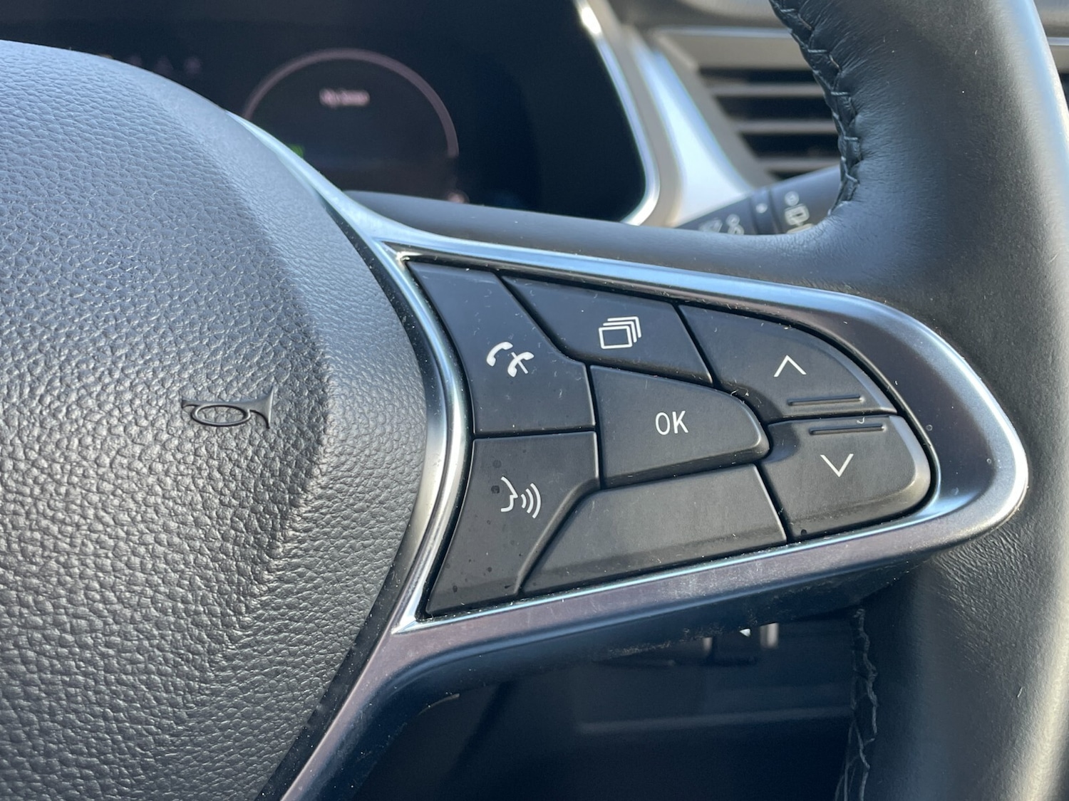 Used Renault Captur 2021 for sale - 76276869: Photo 24