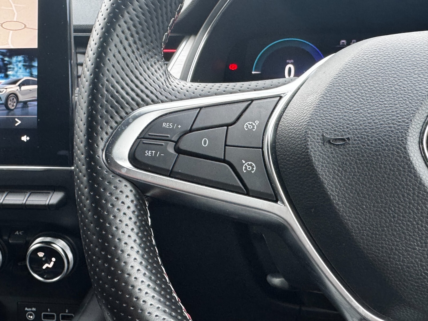 Used Renault Captur 2022 for sale - 77256442: Photo 29