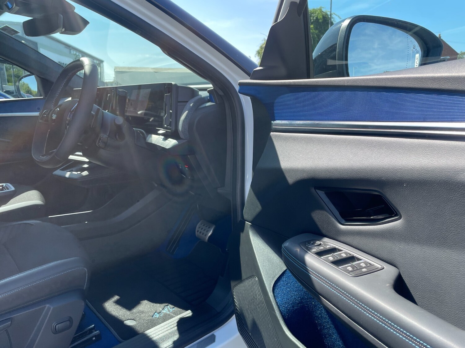 Used Renault Scenic E-Tech 2024 for sale - 76276425: Photo 26