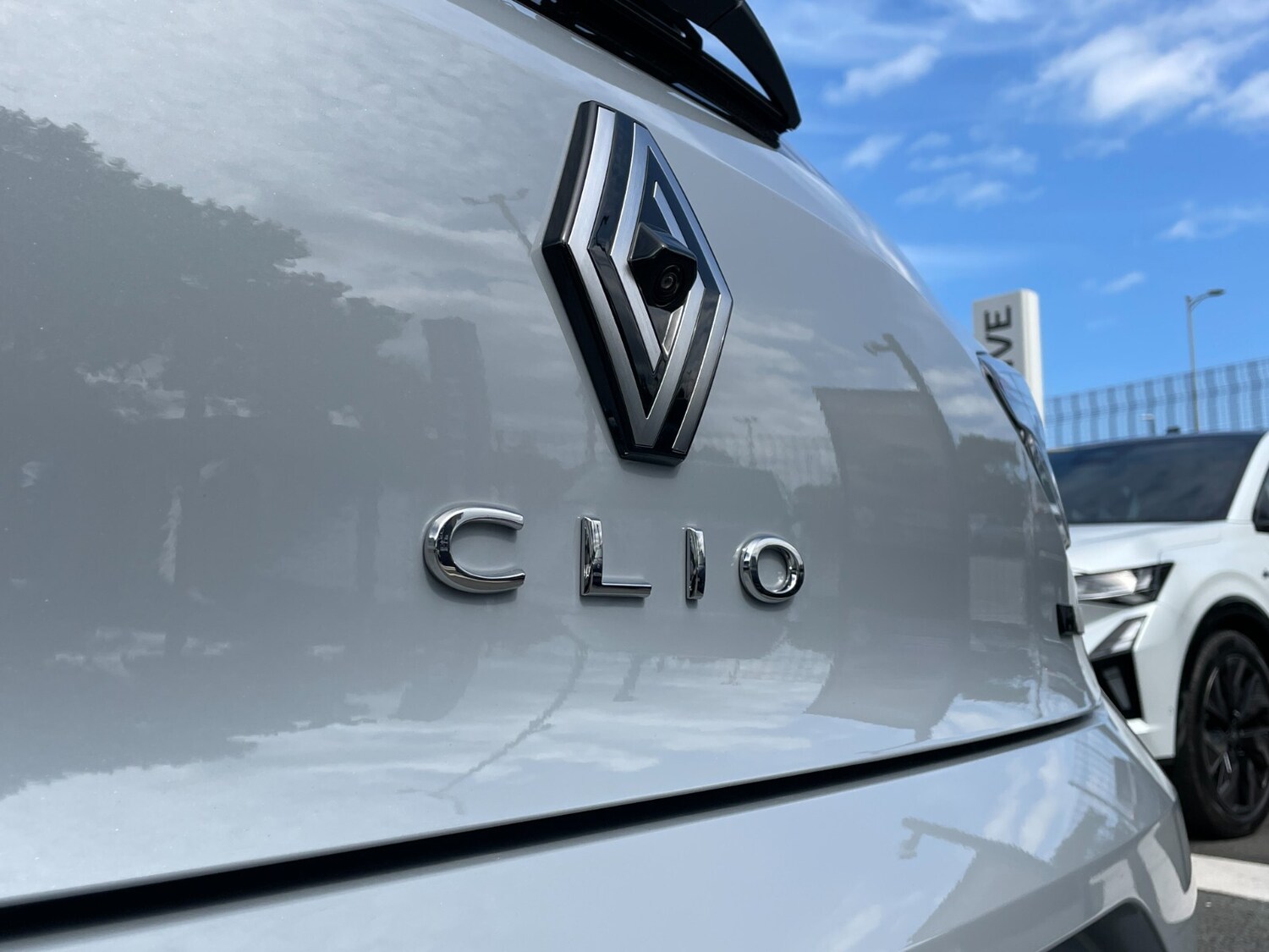 Used Renault Clio 2025 for sale - 76773170: Photo 16