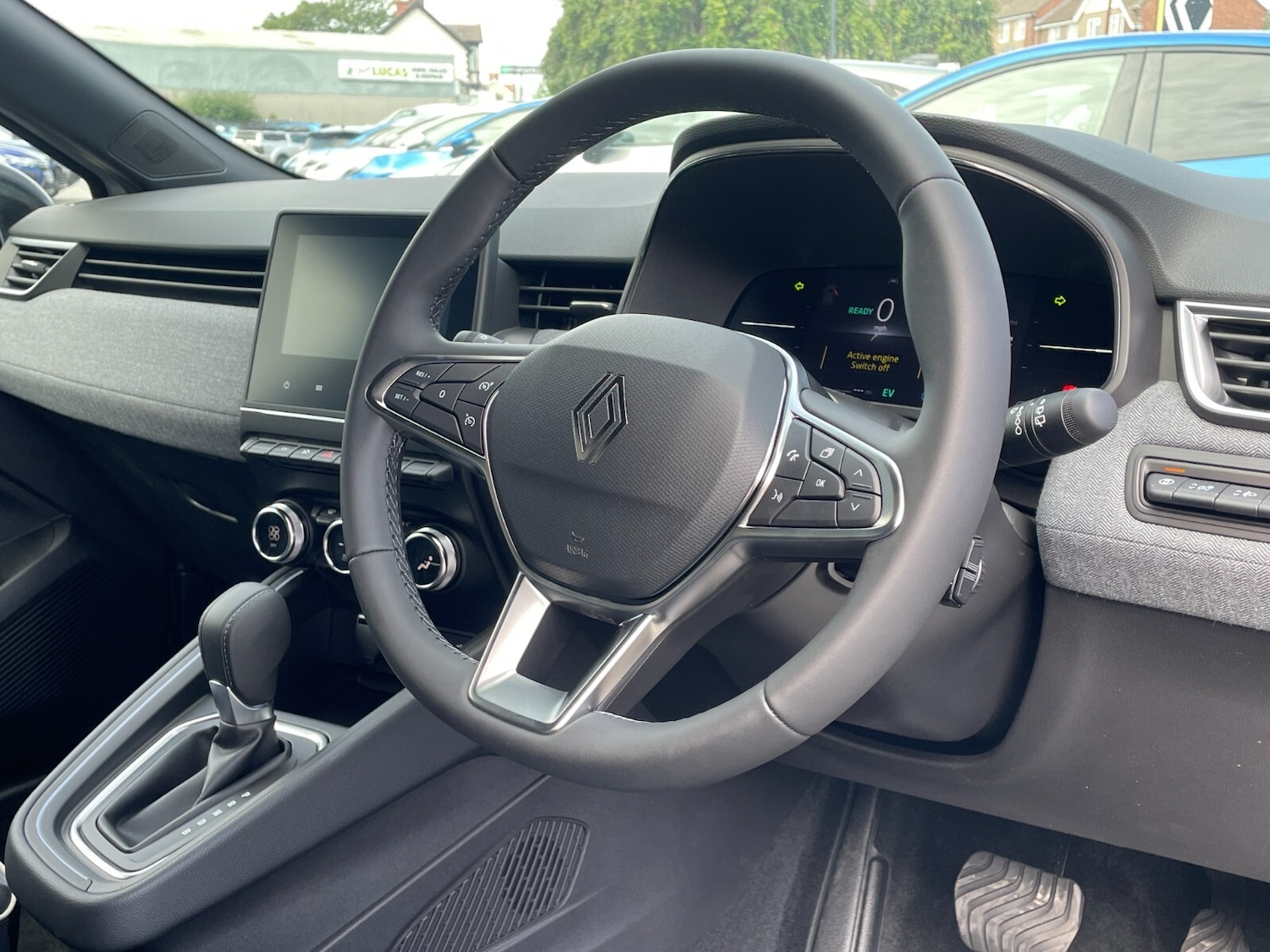 Used Renault Clio 2025 for sale - 76773170: Photo 23