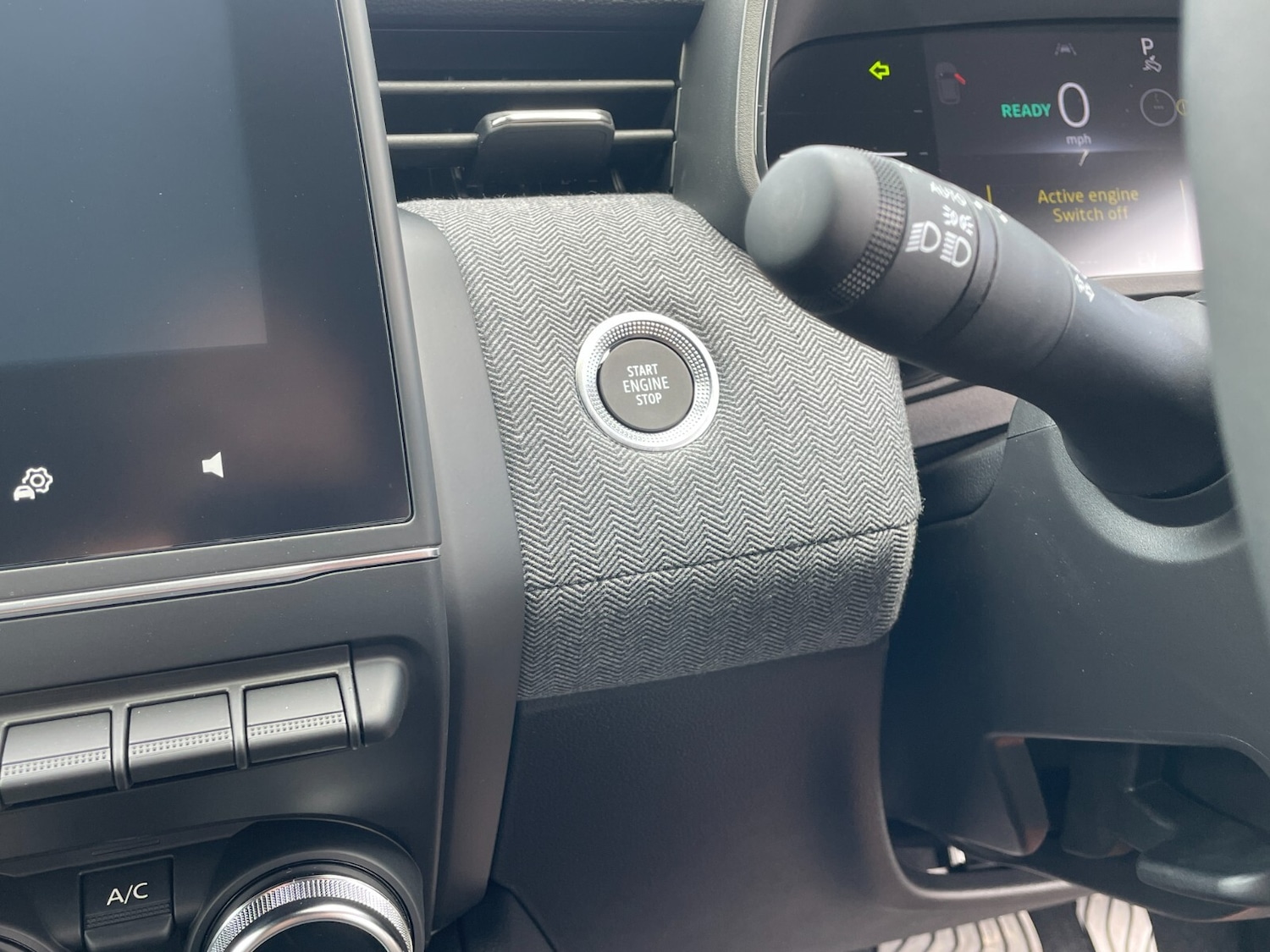 Used Renault Clio 2025 for sale - 76773170: Photo 29