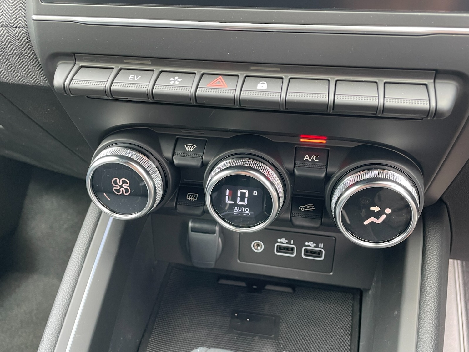 Used Renault Clio 2025 for sale - 76773170: Photo 31