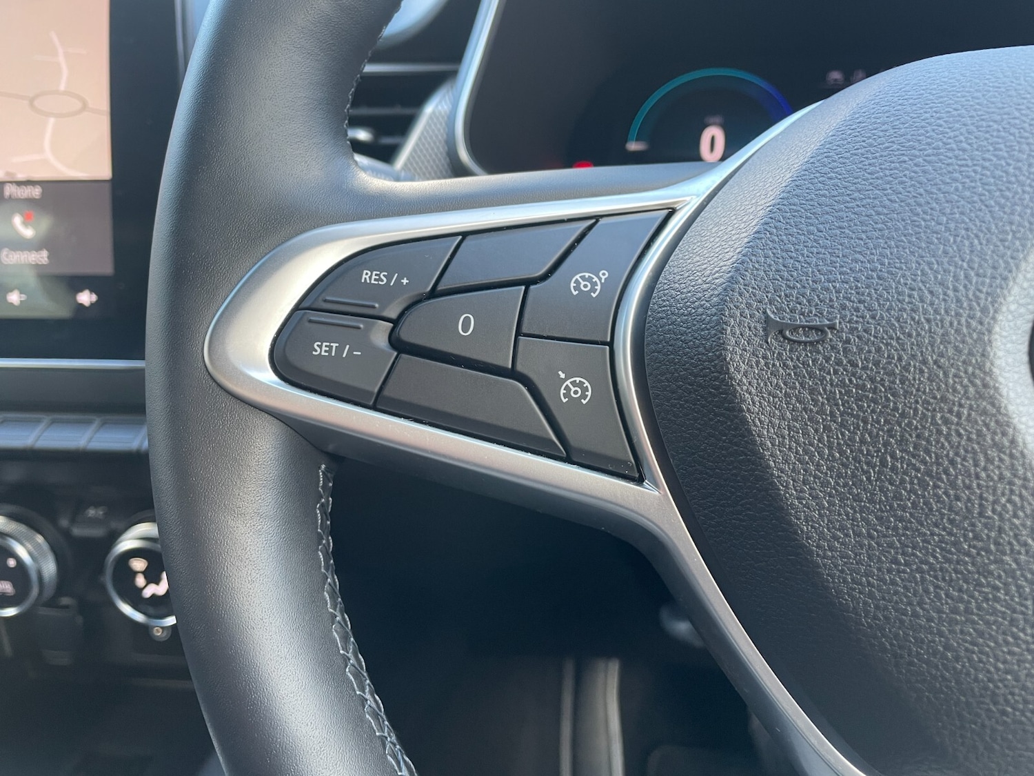 Used Renault Arkana 2024 for sale - 76640259: Photo 30