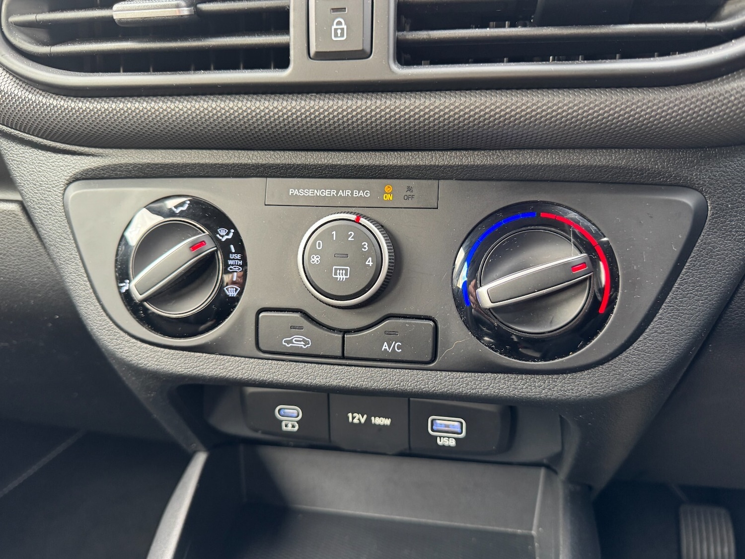 Used Hyundai i10 2024 for sale - 77070928: Photo 28