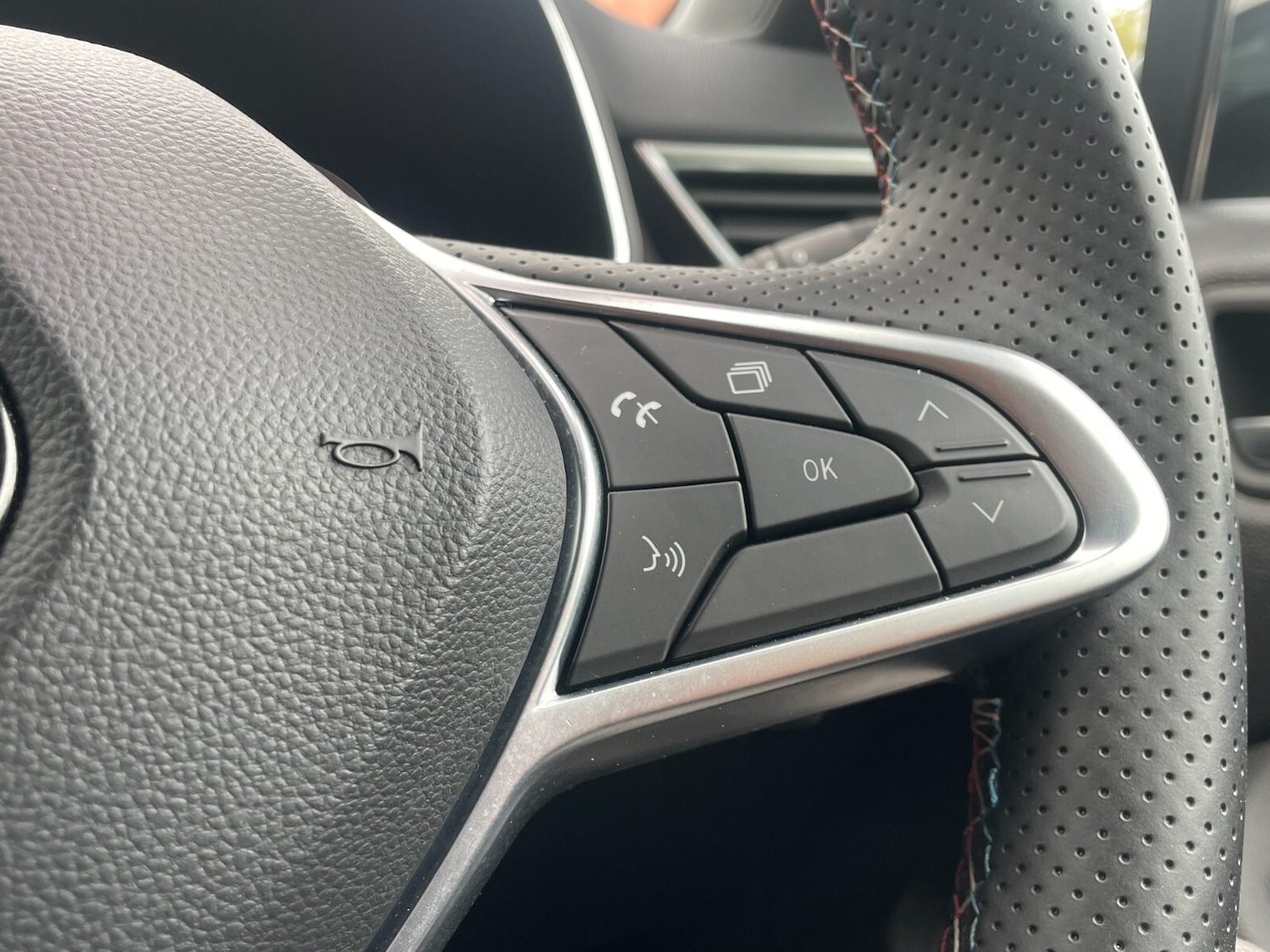 Used Renault Clio 2023 for sale - 76276510: Photo 30