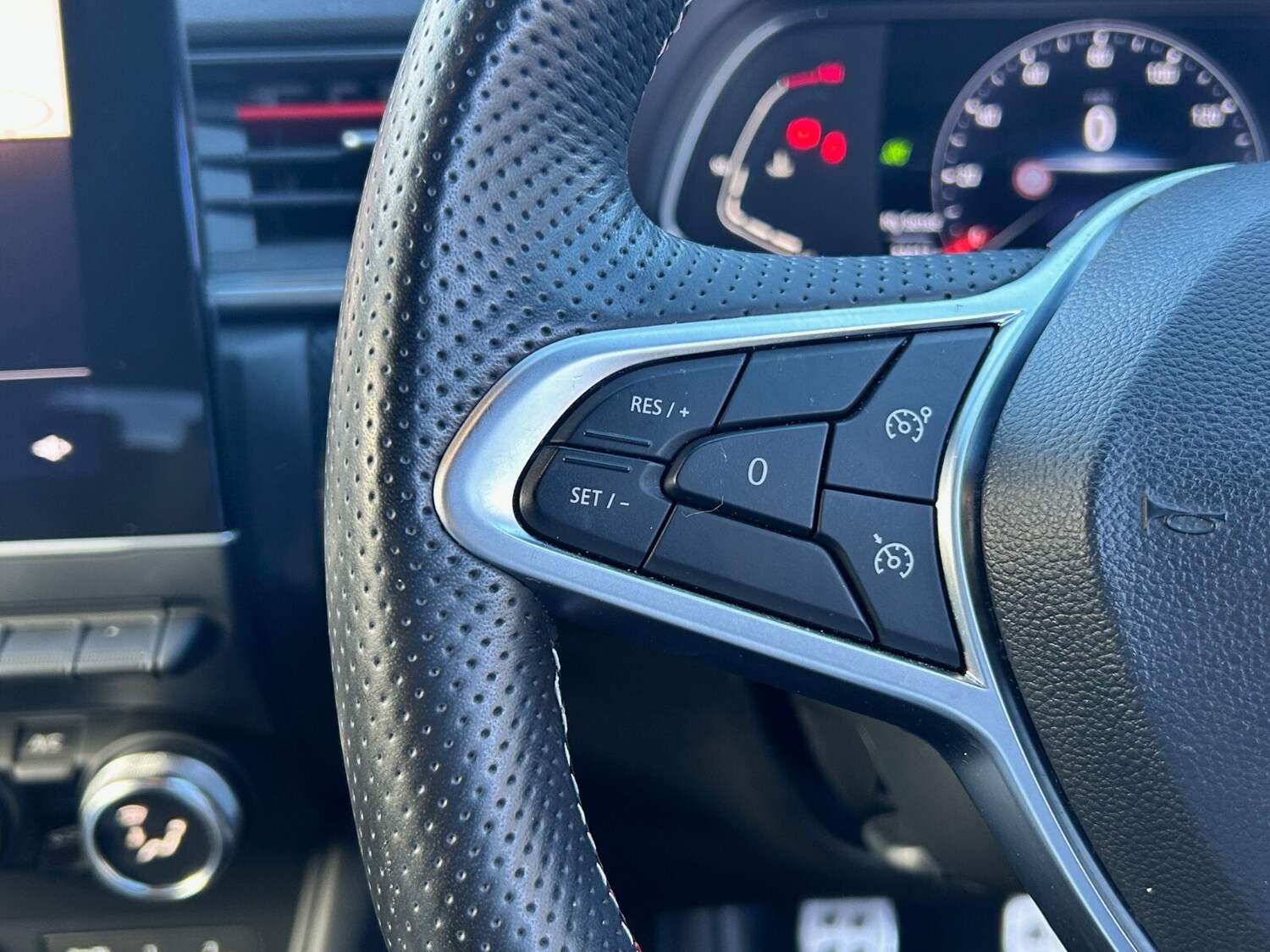 Used Renault Captur 2021 for sale - 76344017: Photo 17