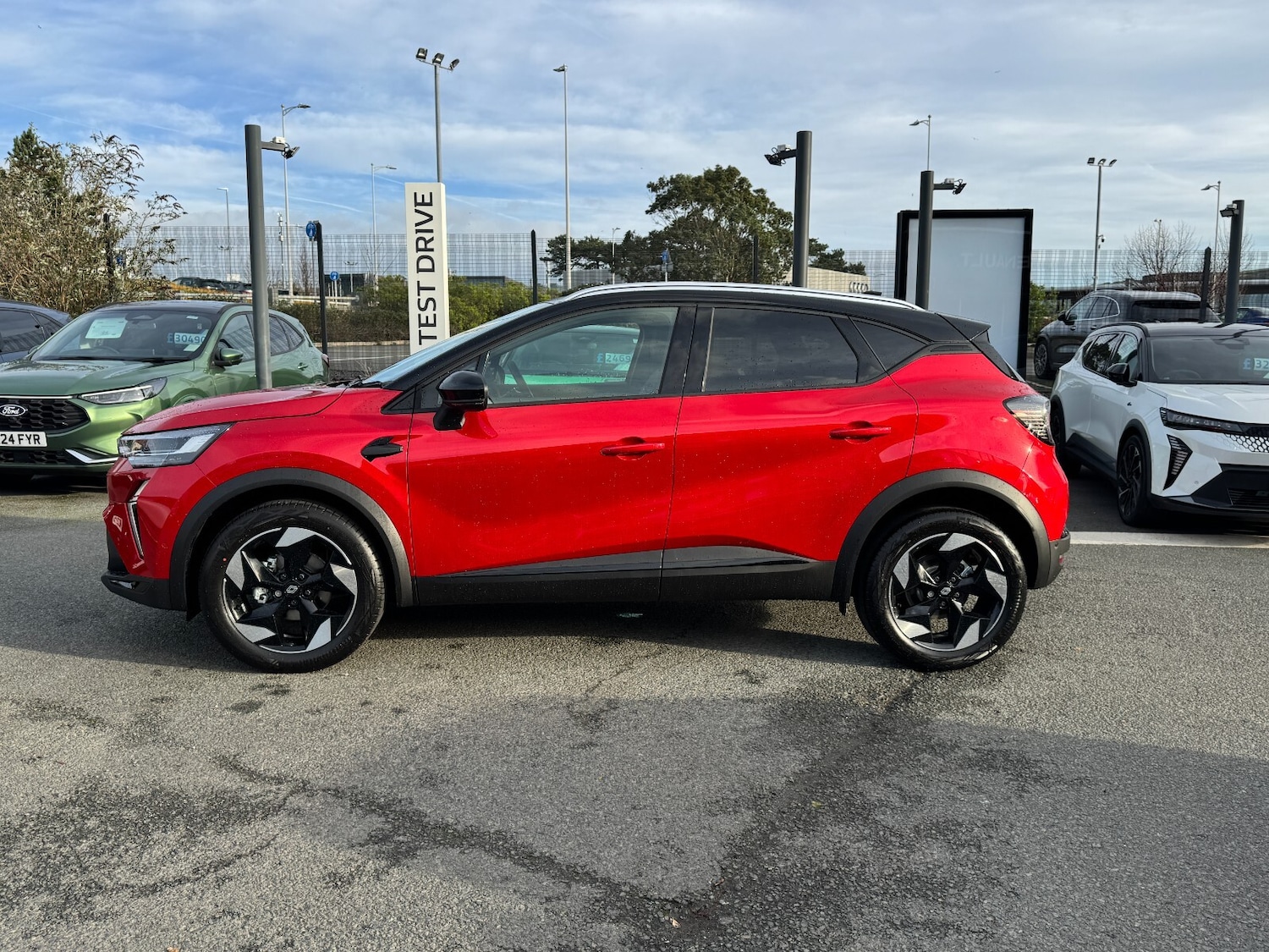 Used Renault Captur 2025 for sale - 76826810: Photo 4