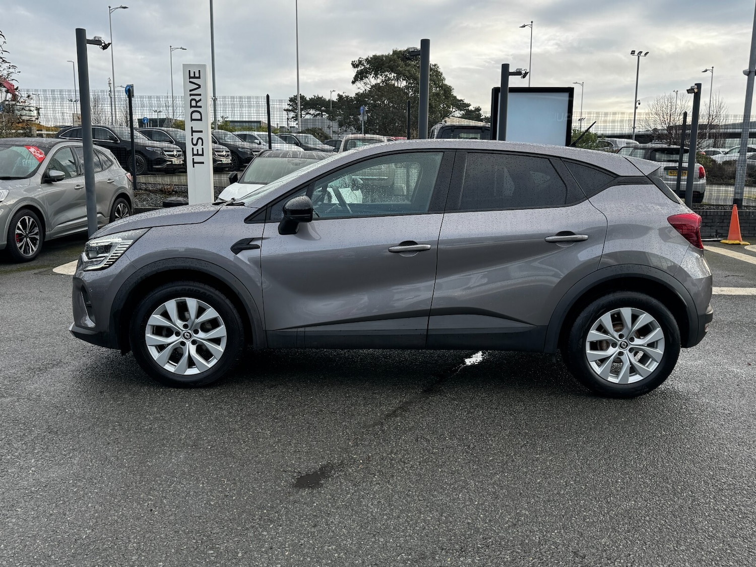 Used Renault Captur 2022 for sale - 77428049: Photo 4