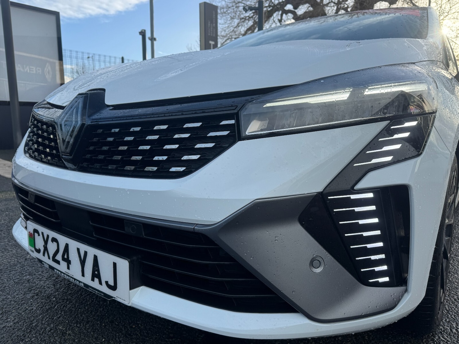 Used Renault Clio 2024 for sale - 77389052: Photo 11