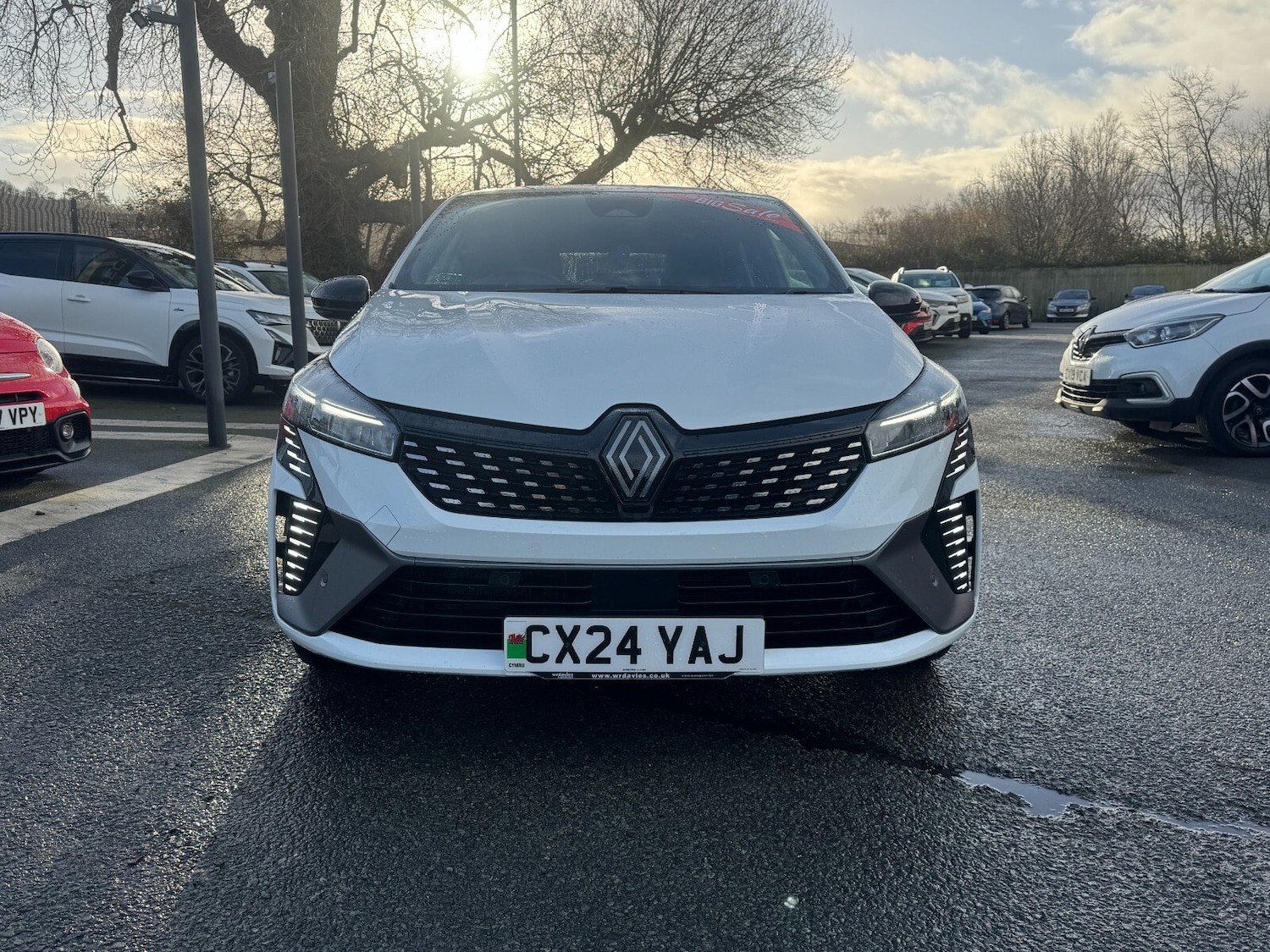 Used Renault Clio 2024 for sale - 77389052: Photo 2