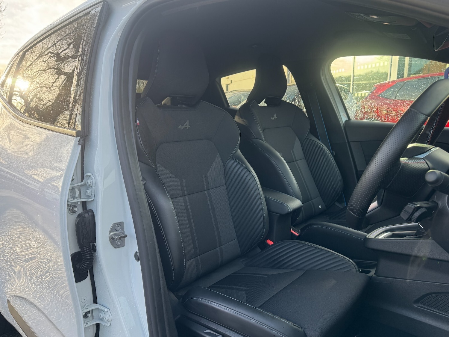 Used Renault Clio 2024 for sale - 77389052: Photo 25