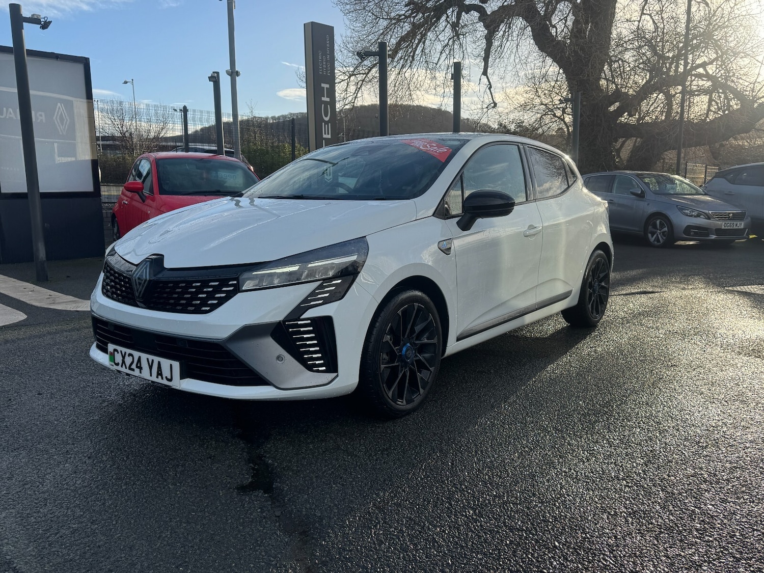 Used Renault Clio 2024 for sale - 77389052: Photo 3