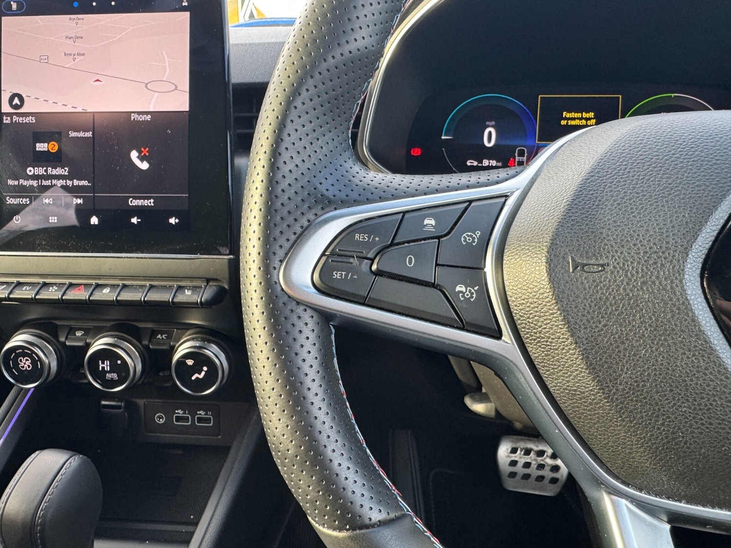 Used Renault Clio 2024 for sale - 77389052: Photo 30