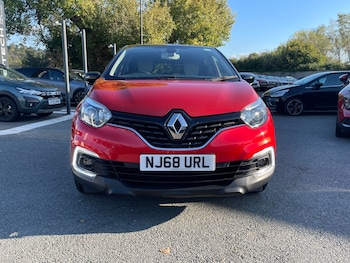 Used Renault Captur 2018 for sale - 76276539: Photo