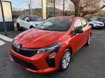 Used Renault Clio 2025 for sale - 76773168: Photo