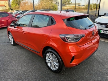 Used Renault Clio 2025 for sale - 76773168: Photo