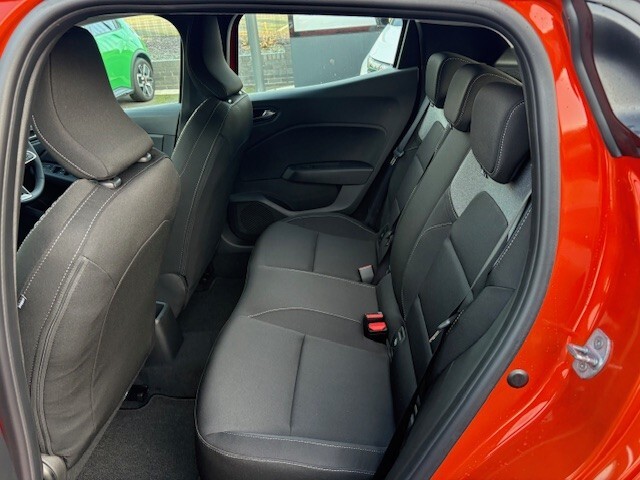 Used Renault Clio 2025 for sale - 76773168: Photo 9