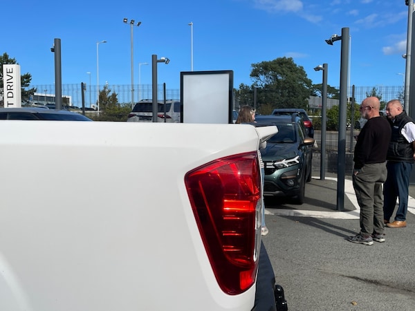 Used Nissan Navara 2017 for sale - 76276200: Photo 16