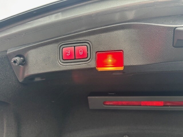 Used Mercedes-Benz C Class 2017 for sale - 76635581: Photo 32