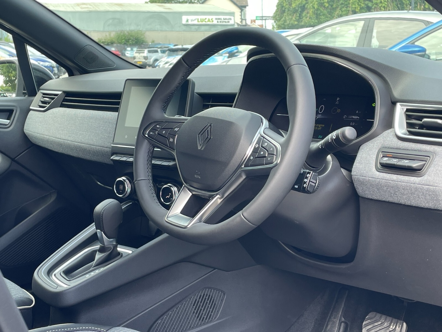 Used Renault Clio 2025 for sale - 76773172: Photo 18