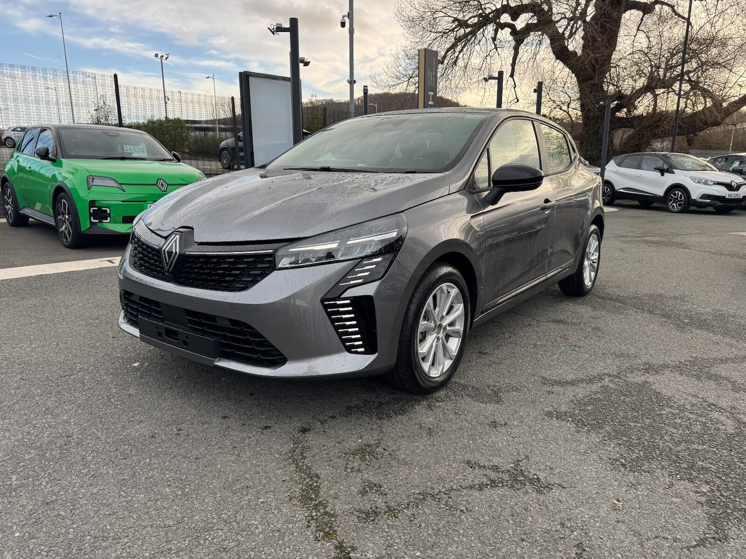 Used Renault Clio 2025 for sale - 76773172: Photo 3