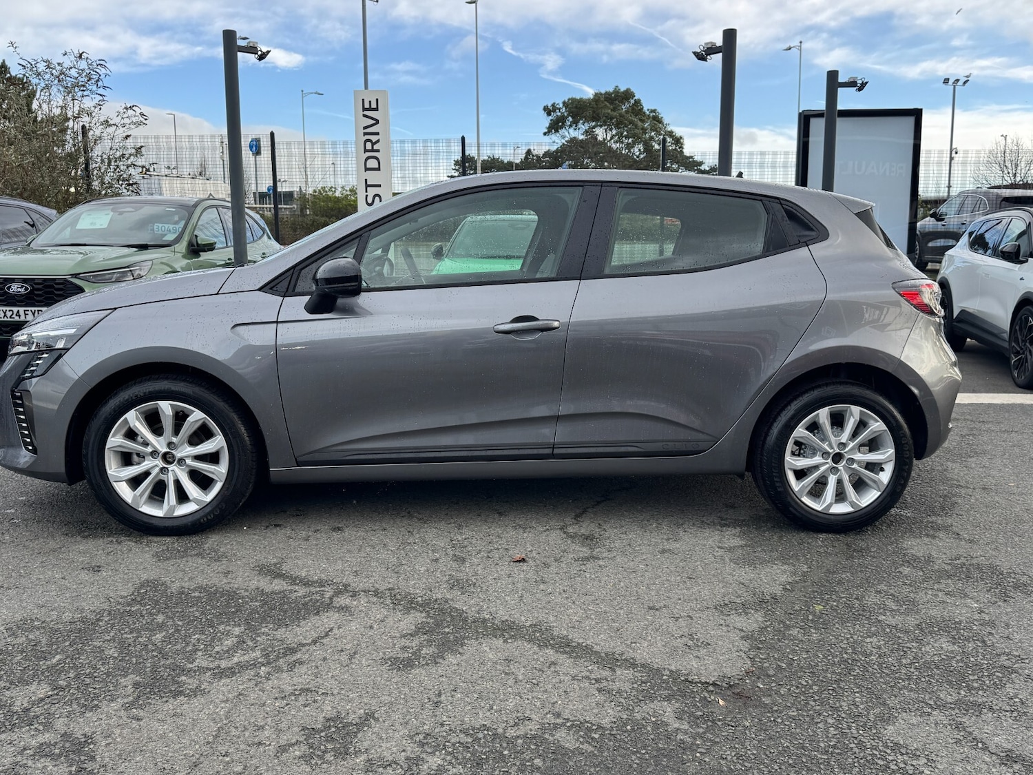 Used Renault Clio 2025 for sale - 76773172: Photo 4