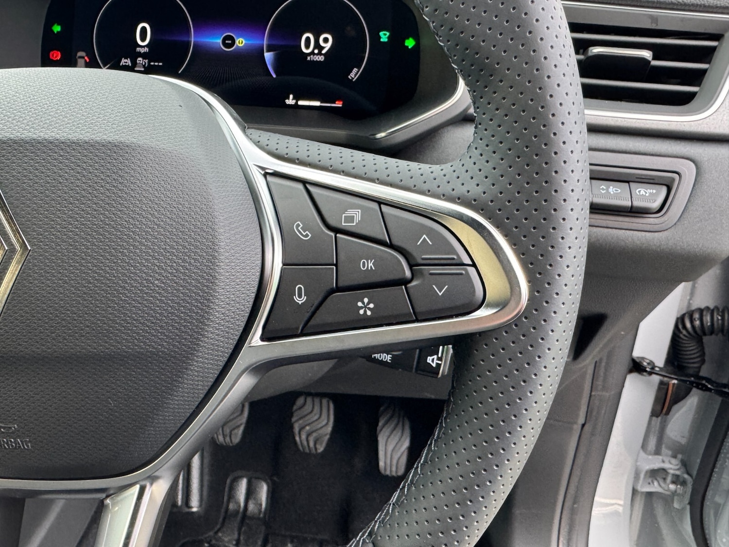 Used Renault Captur 2025 for sale - 76826811: Photo 27