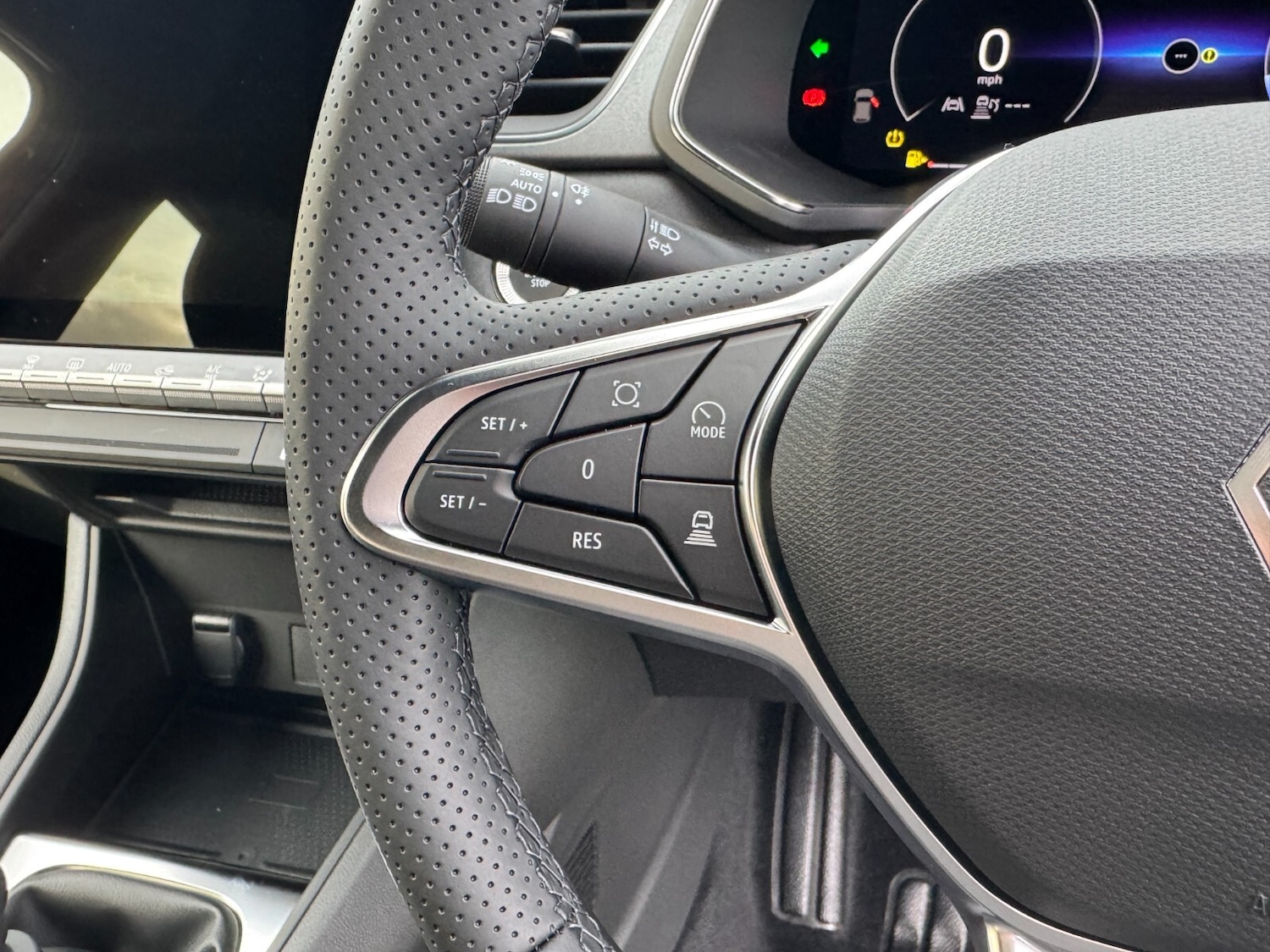 Used Renault Captur 2025 for sale - 76826811: Photo 28