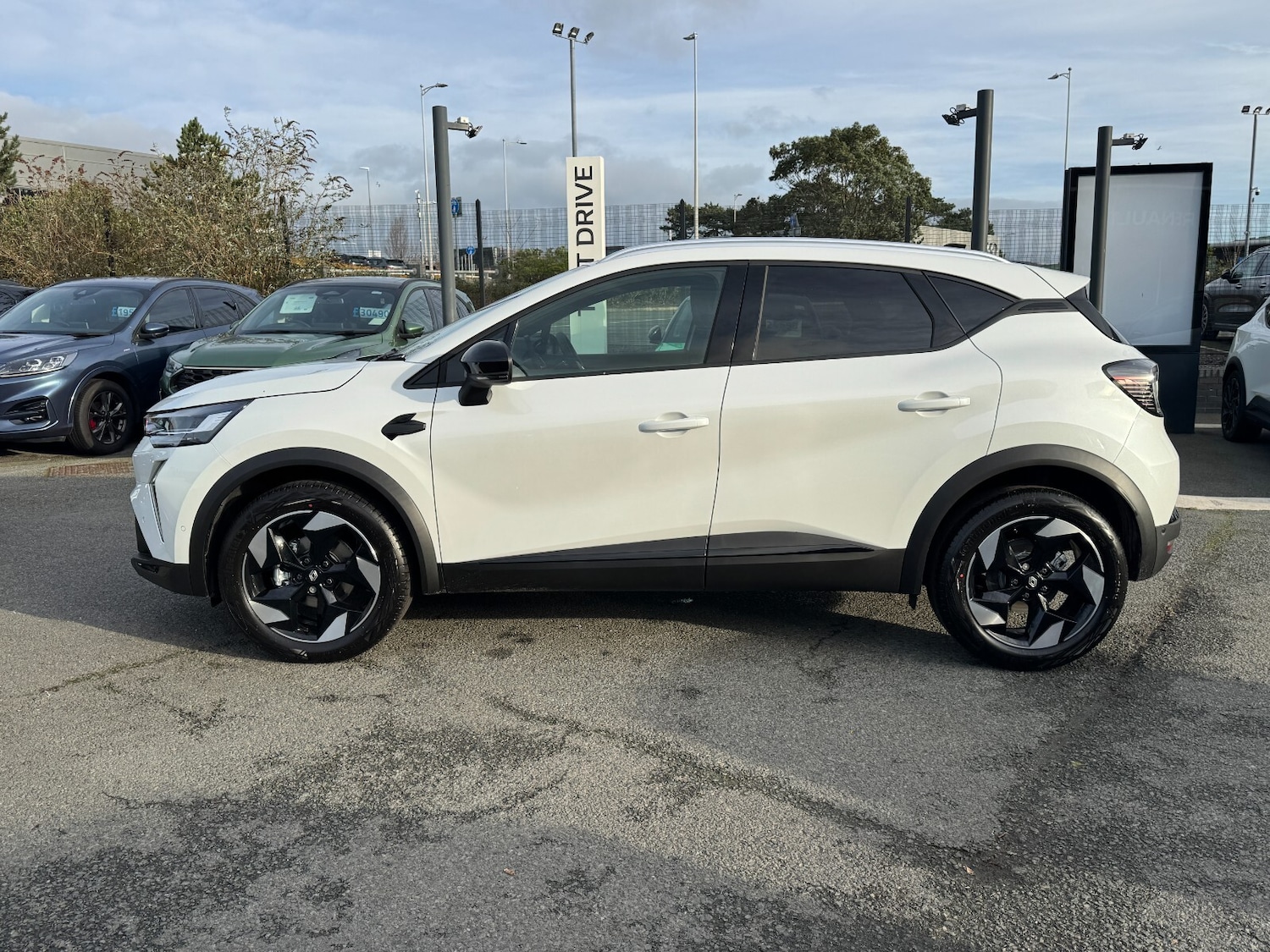 Used Renault Captur 2025 for sale - 76826811: Photo 4