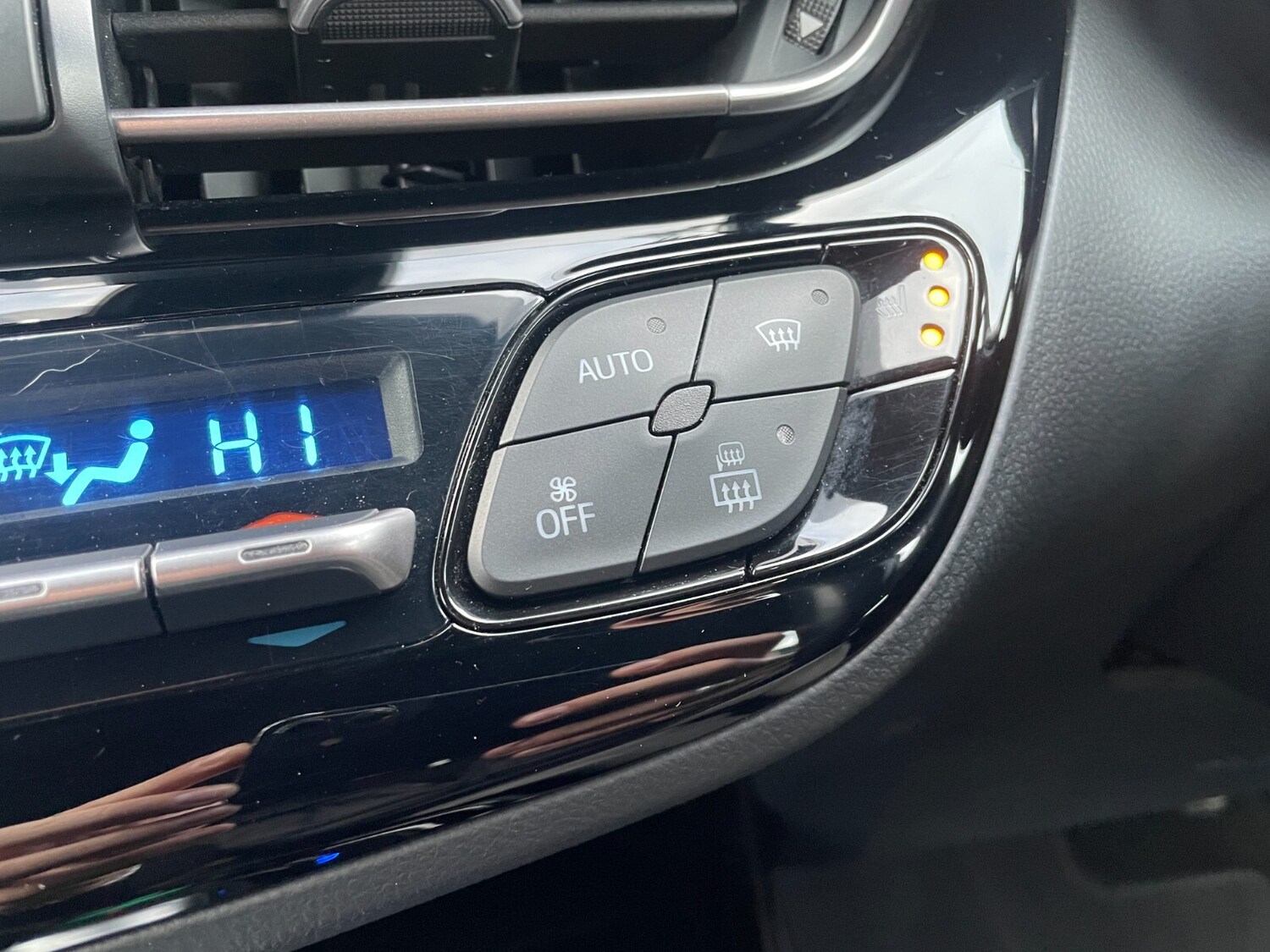 Used Toyota C-HR 2021 for sale - 76580076: Photo 43