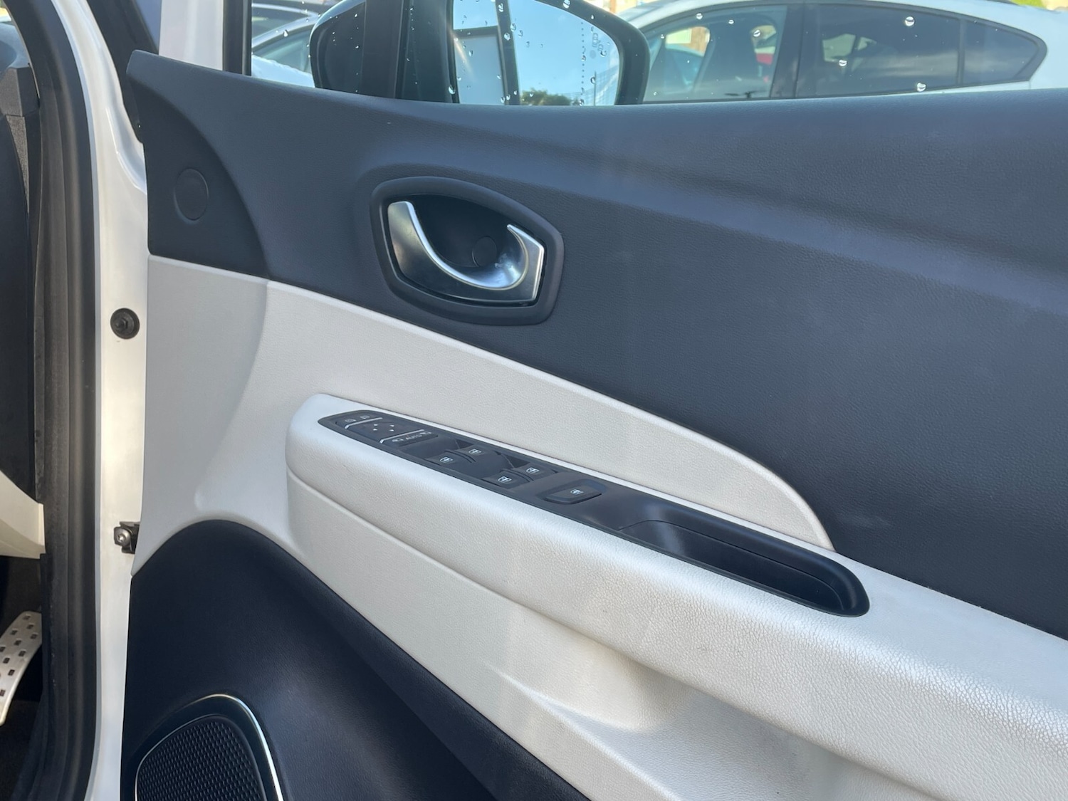 Used Renault Captur 2019 for sale - 76276322: Photo 24