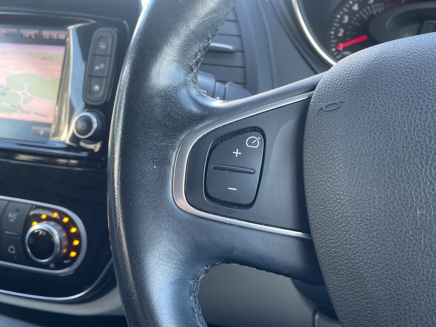 Used Renault Captur 2019 for sale - 76276322: Photo 28