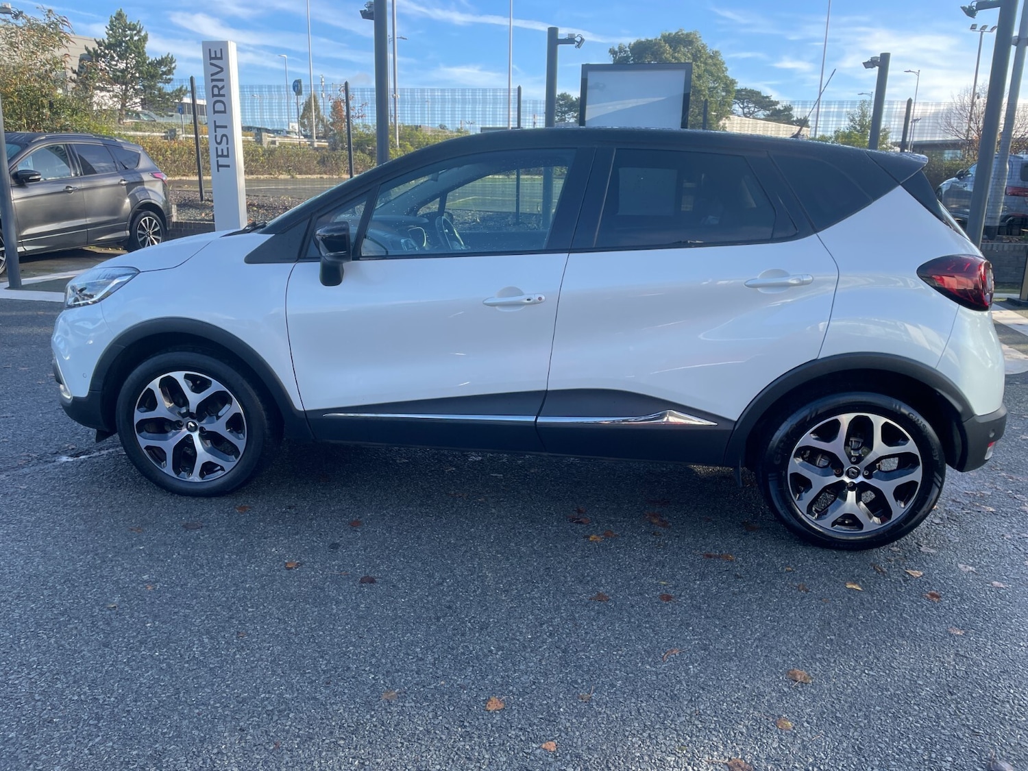 Used Renault Captur 2019 for sale - 76276322: Photo 4