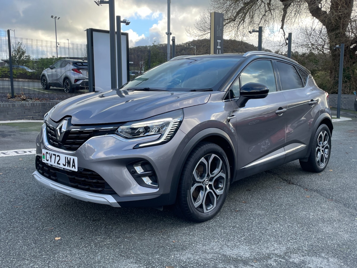 Used Renault Captur 2023 for sale - 76580175: Photo 2