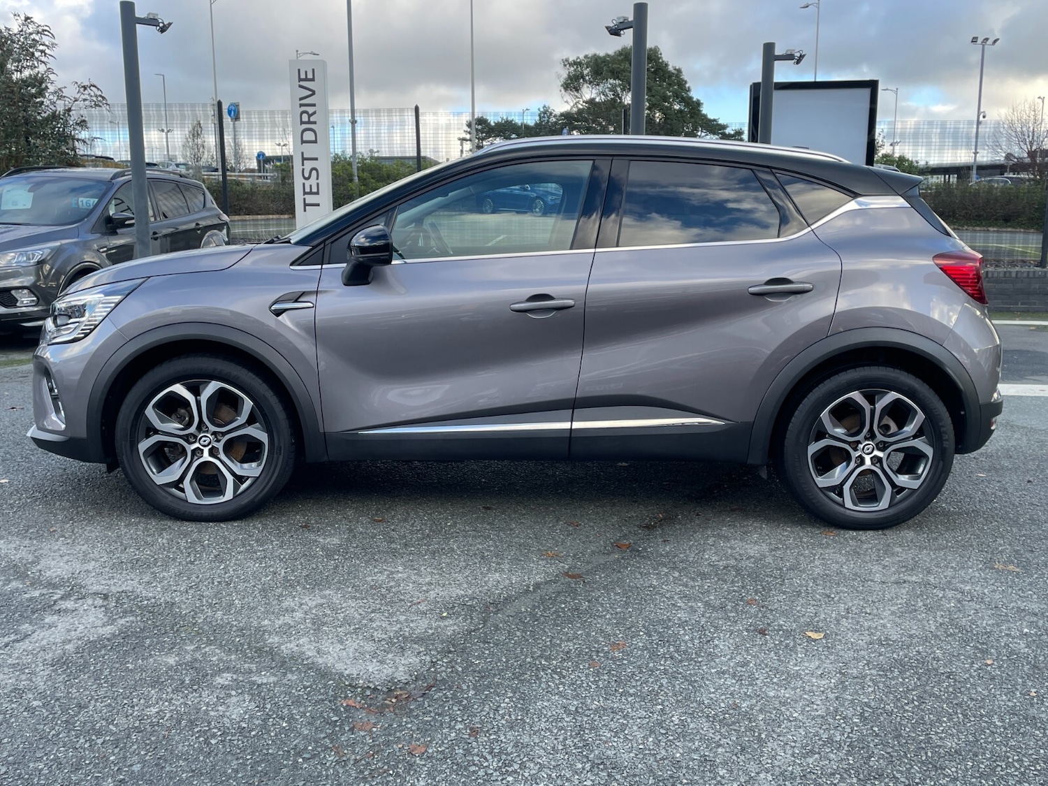 Used Renault Captur 2023 for sale - 76580175: Photo 3