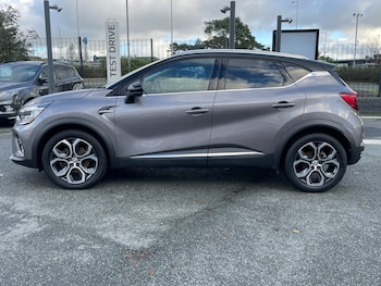 Used Renault Captur 2023 for sale - 76580175: Photo