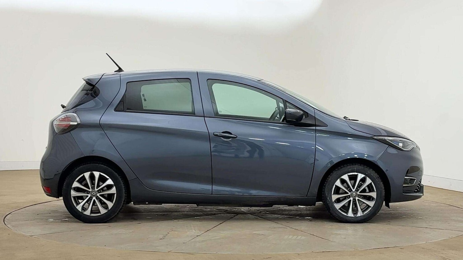 Used Renault Zoe 2021 for sale - 76487539: Photo 5