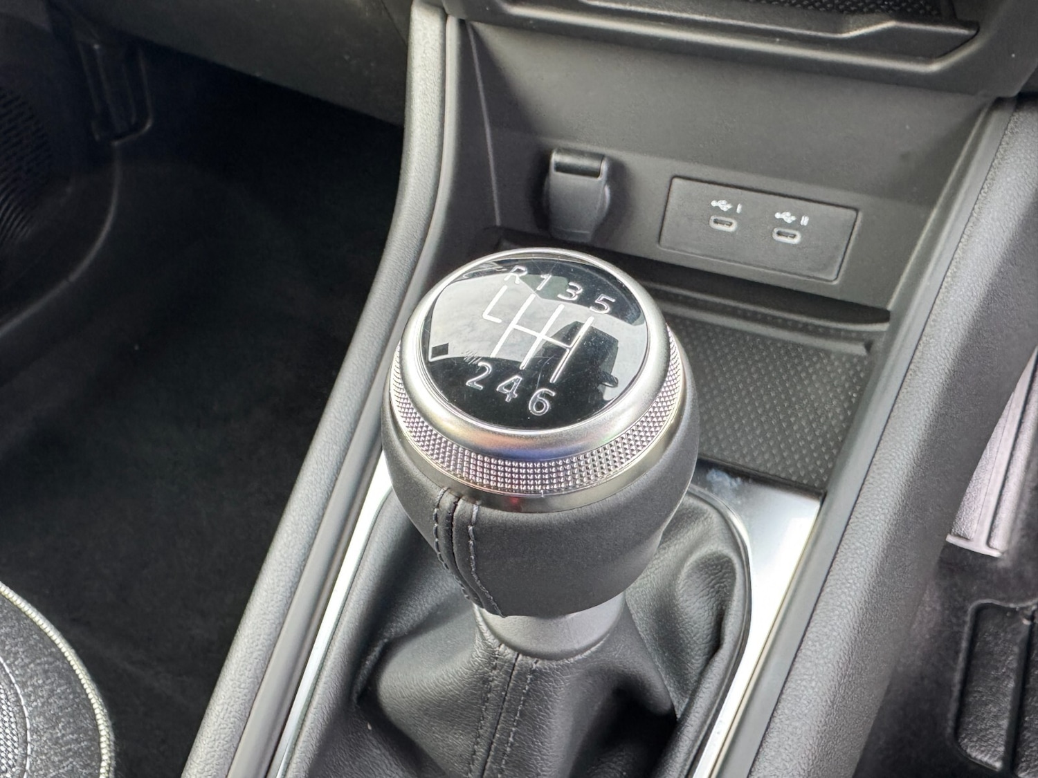 Used Renault Captur 2025 for sale - 76826815: Photo 41