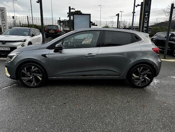 Used Renault Clio 2023 for sale - 77256445: Photo