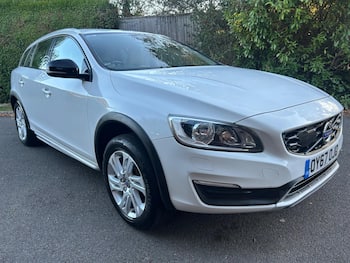 Used Volvo V60 2017 for sale - 79847931: Photo