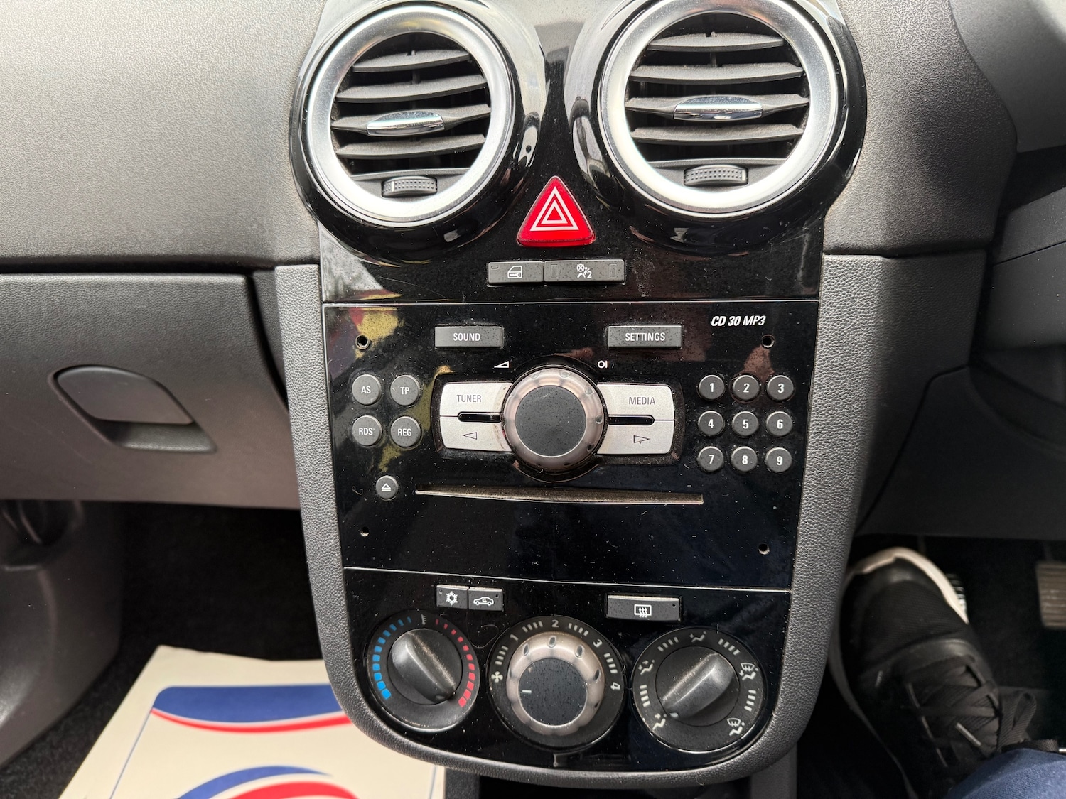 Used Vauxhall Corsa 2013 for sale - 77622211: Photo 15