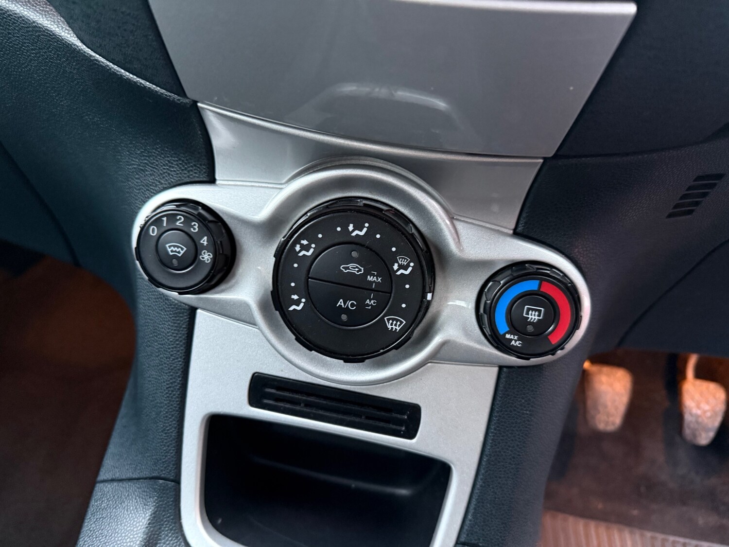 Used Ford Fiesta 2011 for sale - 76724126: Photo 15