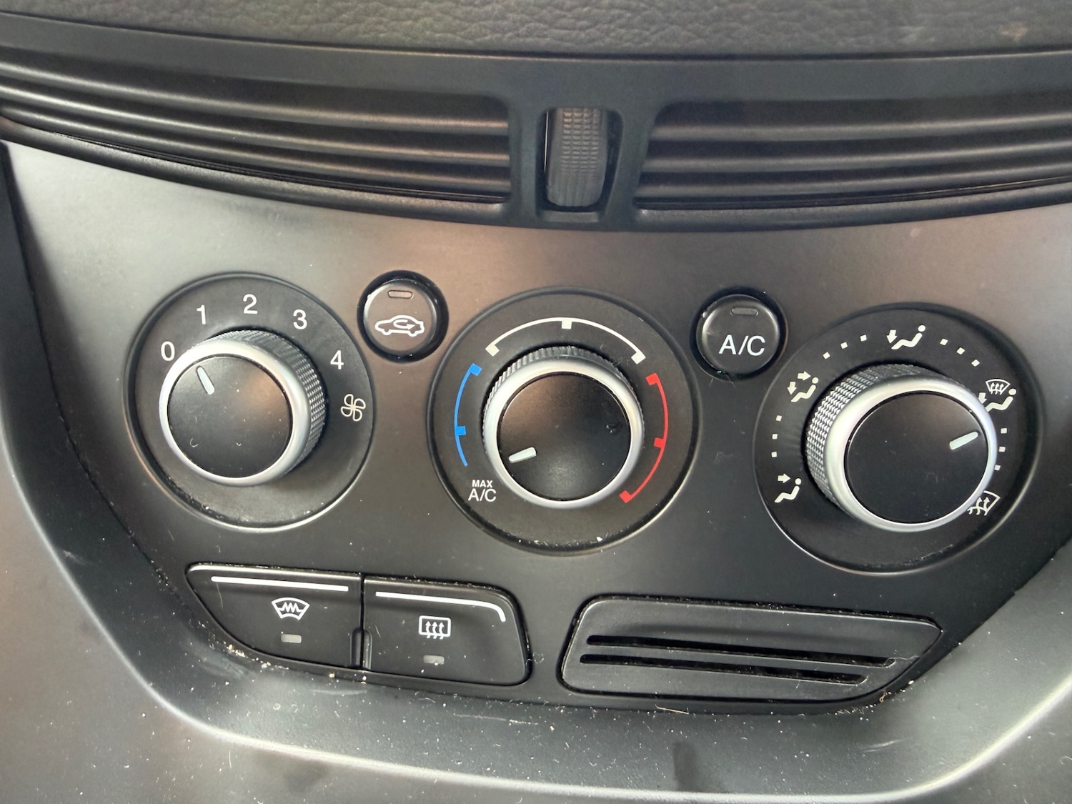 Used Ford Kuga 2014 for sale - 77880830: Photo 11