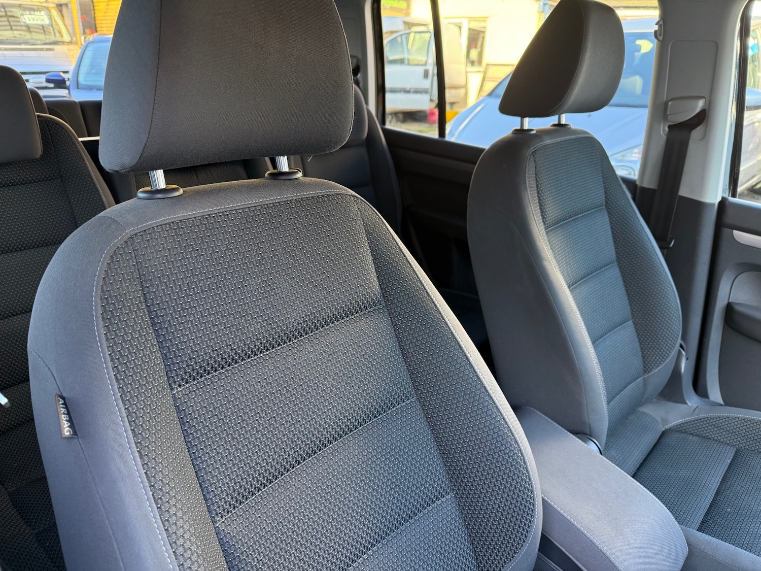 Used Volkswagen Touran 2012 for sale - 77704208: Photo 11