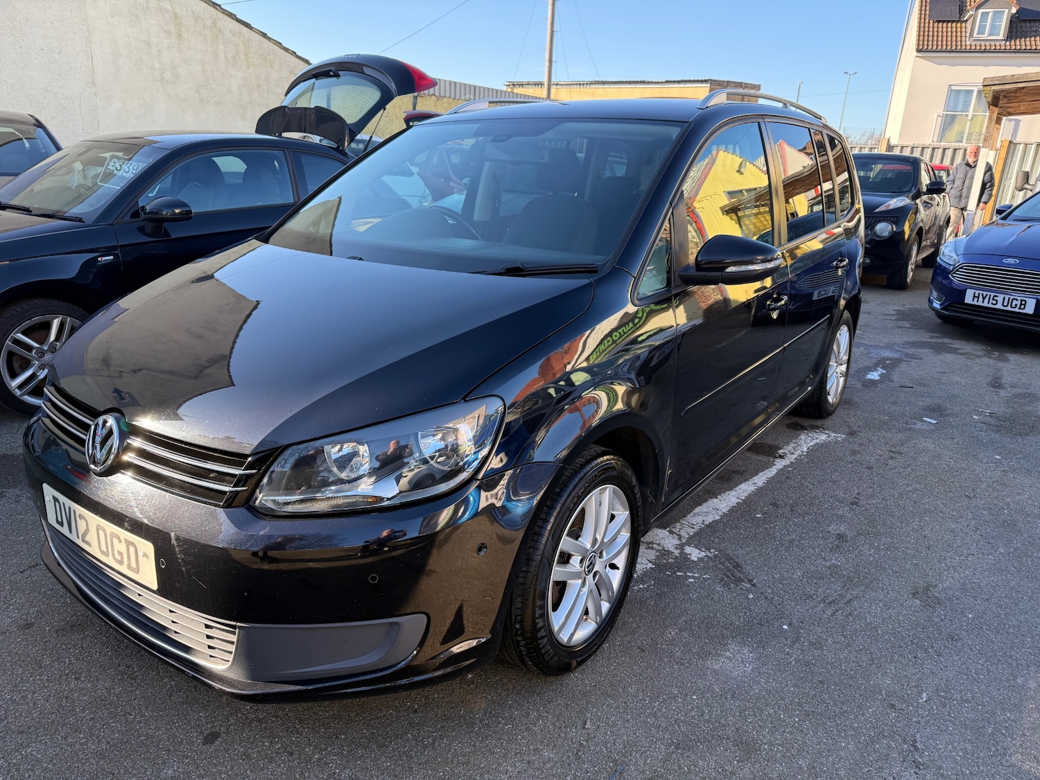 Used Volkswagen Touran 2012 for sale - 77704208: Photo 3